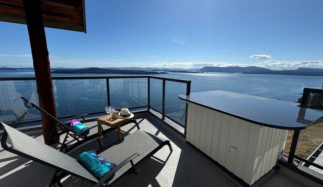 Vantage View - Ocean Front with private Hot tub