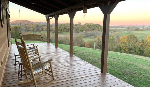 Views! Views! Views! Arbuckle Creek Retreat in Lebanon