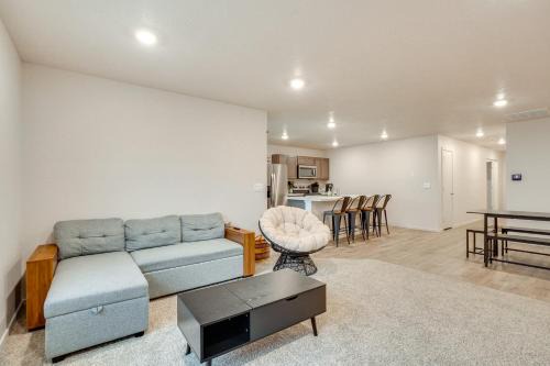 Walk to The Plains Golf Course: Getaway in Cheney! in Cheney