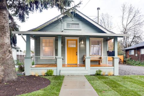 Walkable Location: Quaint Cottage in Forest Grove! in Forest Grove