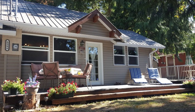 Walking distance to public beach & boat launch