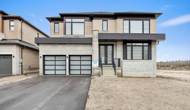 Wasaga Beach & Ski Retreat | Modern Getaway