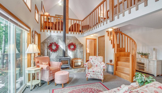 Washington Mountain Cabin: 1 Mi to Lake Cle Elum in Ronald