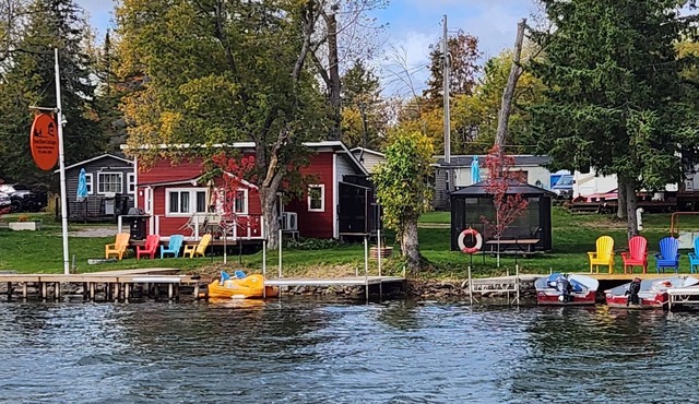 Water Front 2 Bedroom Cottage 4