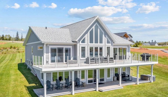 Waterfront, 5 Bedrooms, Kayaks and AC