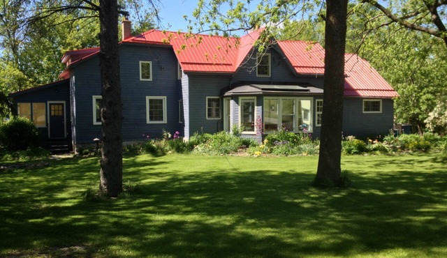 Waterfront Century Home with heated swimming pool Sleeps 10 . P.E.C