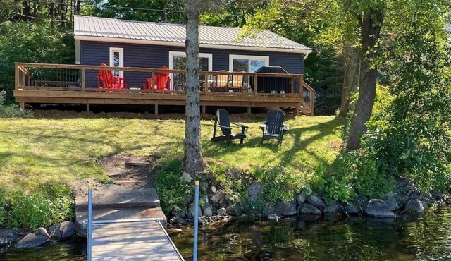 Waterfront Cottage | 3 bedroom | 1 bath | sleeps 6 people with Gourmet Kitchen