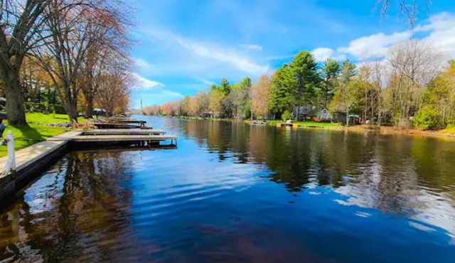 🌊Waterfront Cottage w/Dock, 🔥Hot Tub & Sauna | Fishing & Boating | Sleeps 8