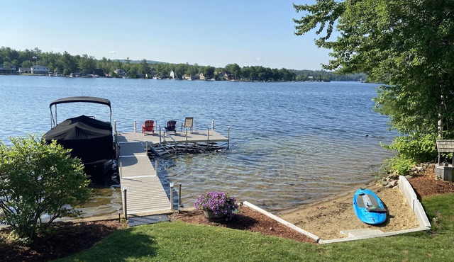WaterFront family friendly home on Lake Winnisquam! in Tilton