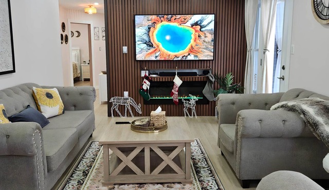 Waterfront Georgian Bay Villa · Sauna, King Bed, Game Room, 5BR