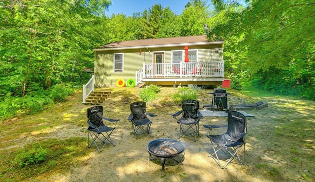 Waterfront Home w/Access to Lake Anasagunticook! in Canton