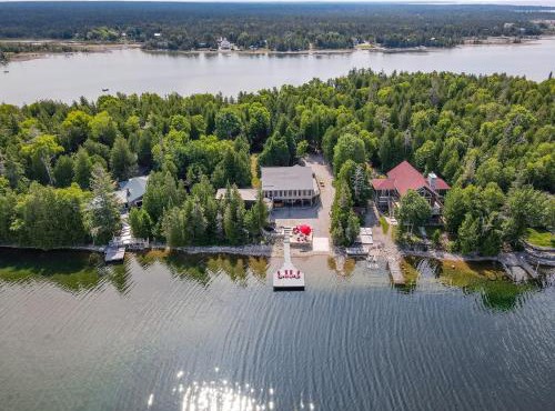 Waterfront w sauna, hot tub and boat slip