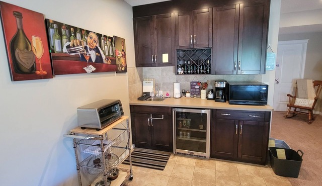 Welcome to our pet friendly suite close to the mountains and nature