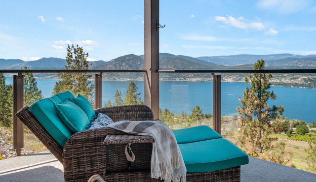 Welcome to Serenity Vista a postcard view from every window