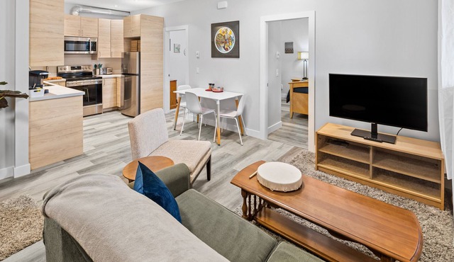 West Coast Suite by Iris Properties