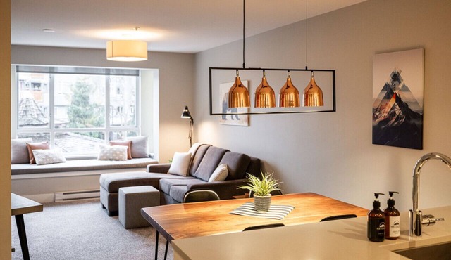 ❄️ Whistler Center 1BR:Walk Everywhere. Free Parking. Fire, Sleeps 4 ❄️