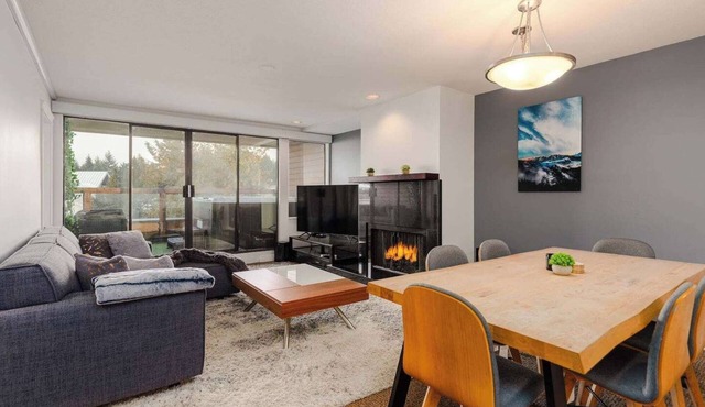 Whistler Village Retreat, Private Hot Tub & Sauna