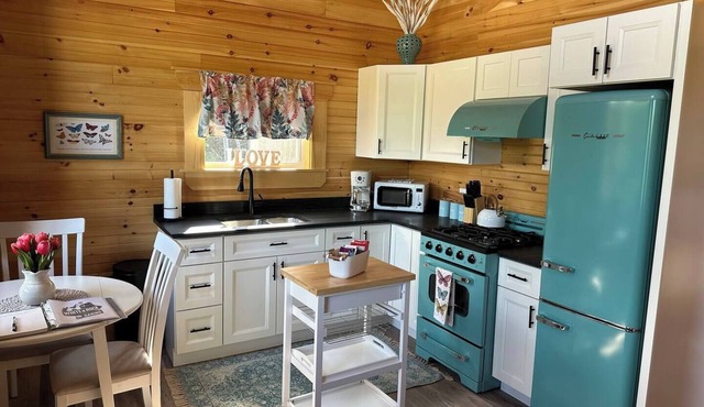 White Rock Cabin #6nn in Hillsborough