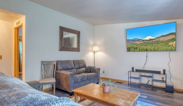 White Salmon River House in White Salmon