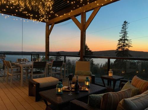 Whitecaps Summit Beach House