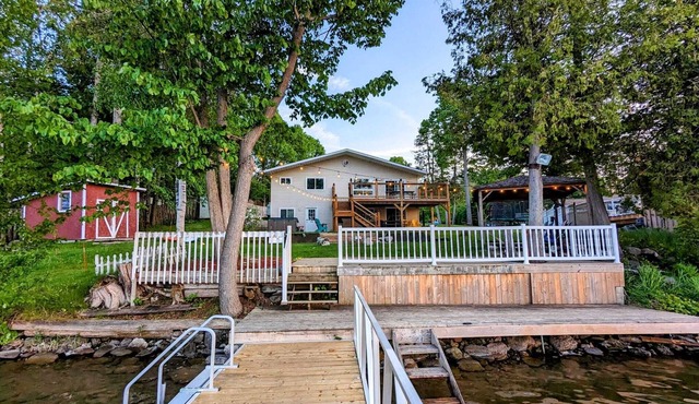 Whitefield Cottage ~ Sky Above, Lake Below!