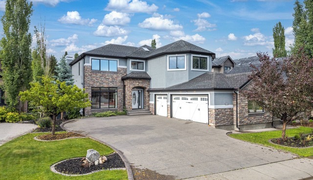 WHOLE HOUSE/TOP-NOTCH AREA/8 BEDROOM/ON FISH-CREEK PARK/SLEEPS 25 PERSONS