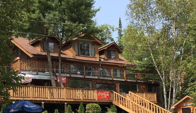 Windy Lake Year-Round Retreat, year round fun in private bay on skidoo trail.