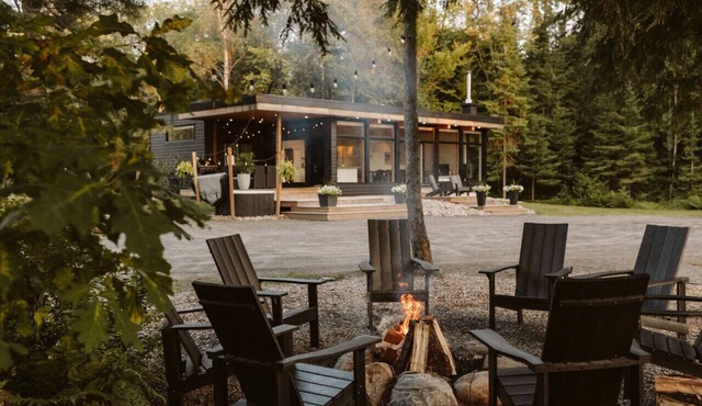 Wolegib Waterfront Retreat in Muskoka- Hot Tub!