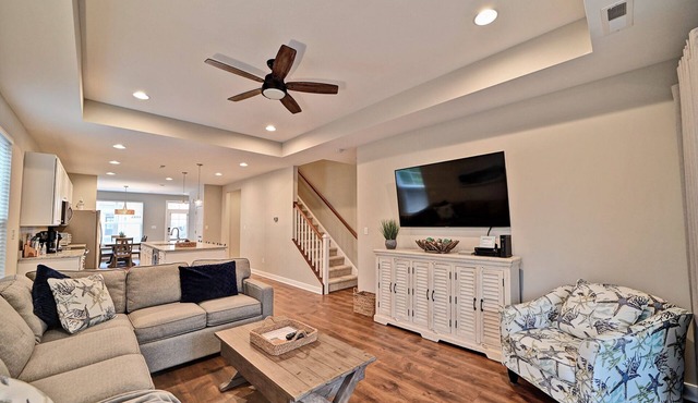 Wonderful 4 bedroom 2.5 bath - Nestled in a quiet Community! Wifi Available, Pool, Beach Trolley! in Ocean View