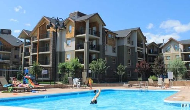 Year round escape in the heart of the rockies!