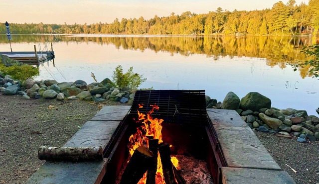 Year-Round Lakefront Retreat with Cedar Barrel Sauna and Treehouse