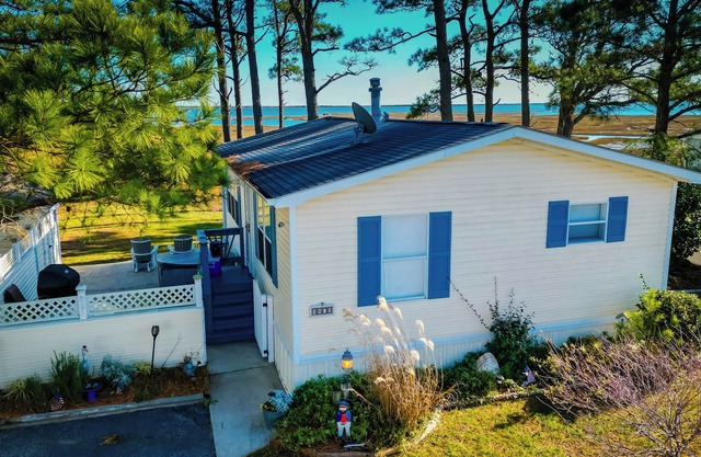 Bay Front Single Home - Assateague Pointe - In season weekly rental at 1,925 in Berlin