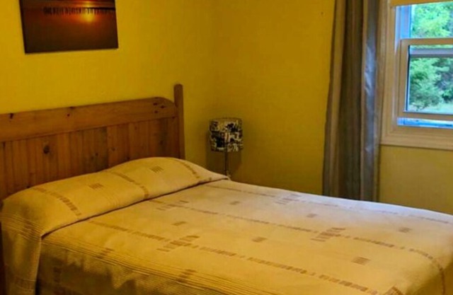 Bide-A-While - 2 Bedroom Cottage Forest & Lake PEI Cottages in Murray Harbour