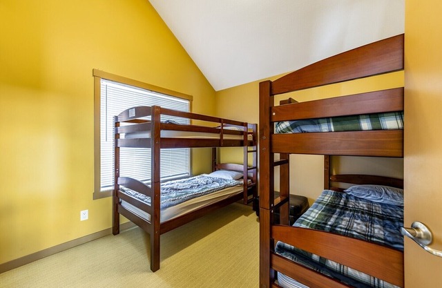 Gorgeous 3 Bedroom Lake View Cottage at La Casa
