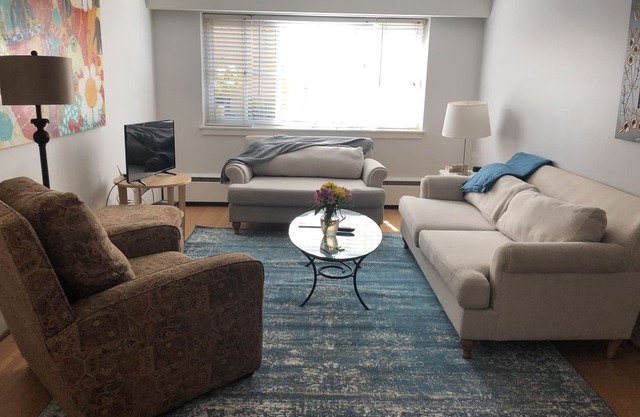 Kitsilano Beach Apartment