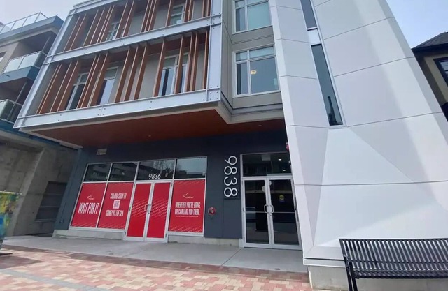 Perfect Brand New Condo In The Heart of Sidney