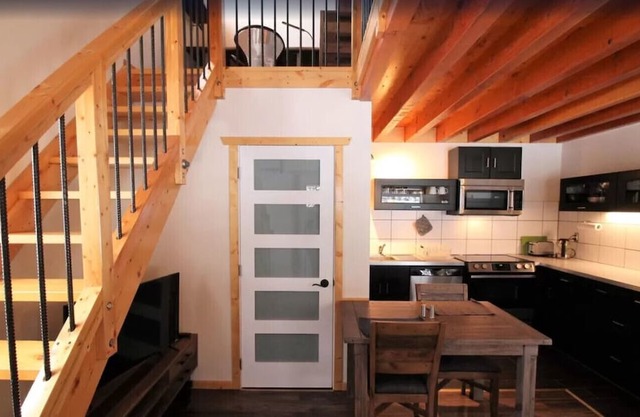 Red Cariboo Resort - Classic Apartment