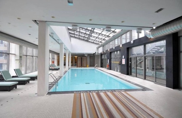 Stunning 1BR Condo in Great Downtown Location! in Toronto
