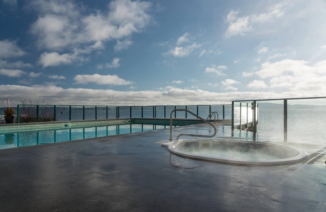 Inn Of The Sea 