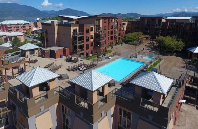 Top floor 2 bedroom suite with spectacular views