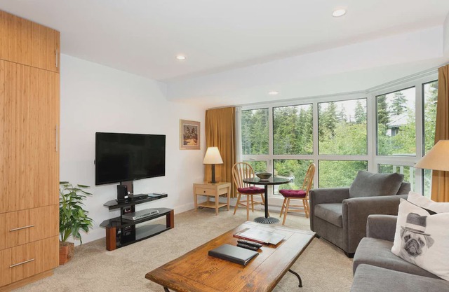 Whistler - Le Chamois - Signature 1 Bedroom #211