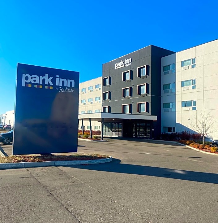 Leduc Hotel | Park Inn by Radisson, Leduc, AB