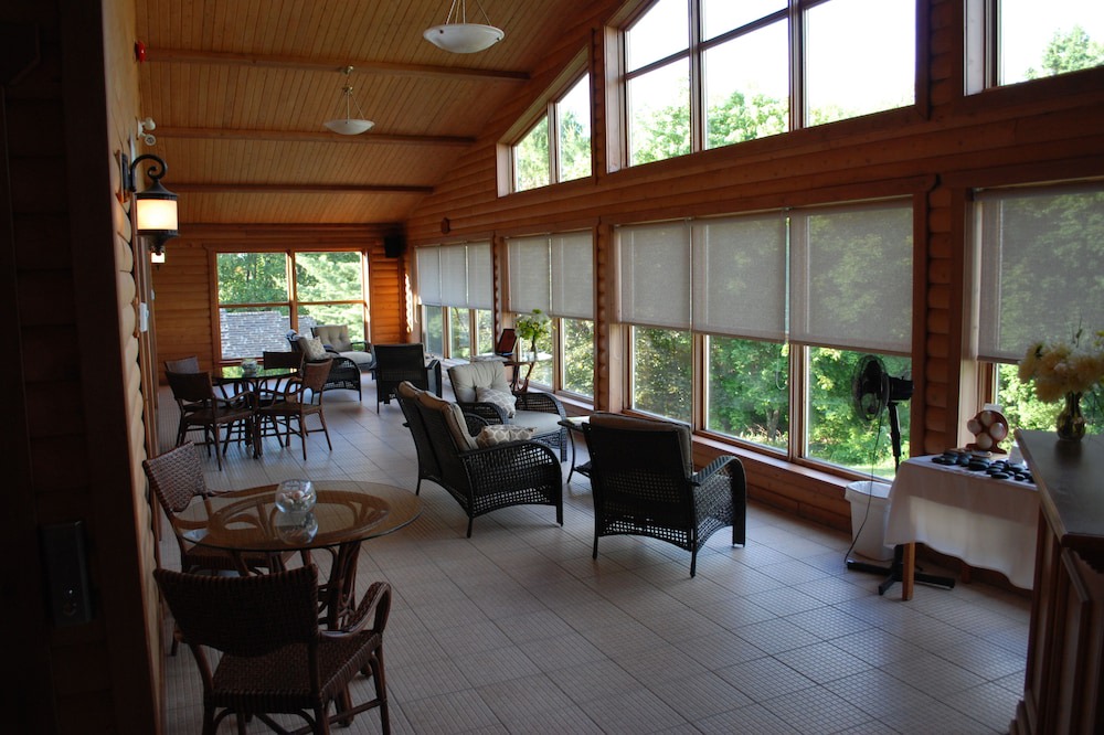 Bathurst Hotel | Auberge de la Vallée