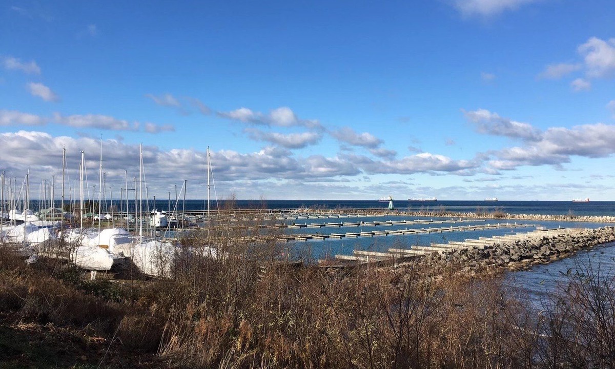Port Weller West Apartment | Apartment for Family Vacation or Short Term Rental in St Catharines, Niagara