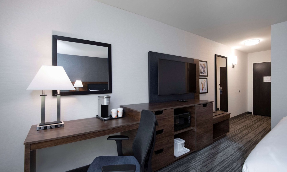 Carleton Place Hotel | Comfort Inn & Suites