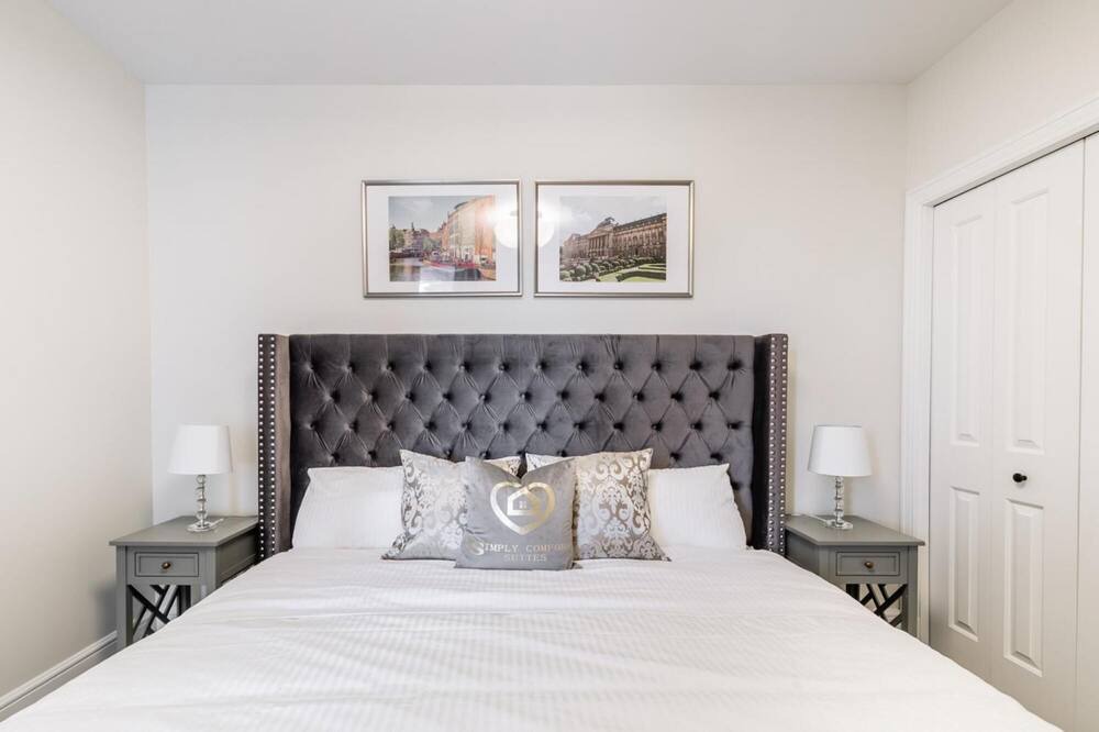 Smiths Falls Apartment | Rideau 1Bd Apartment Balcony Free Parking 2