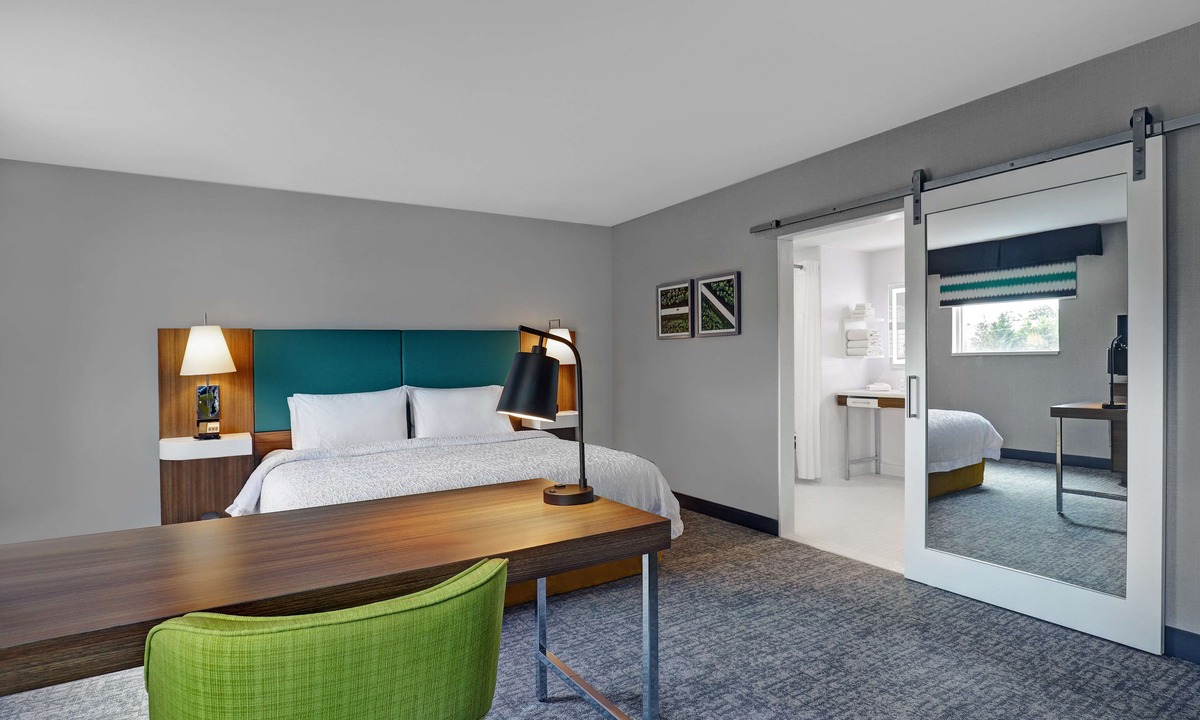 Belleville Hotel | Hampton Inn & Suites by Hilton Belleville