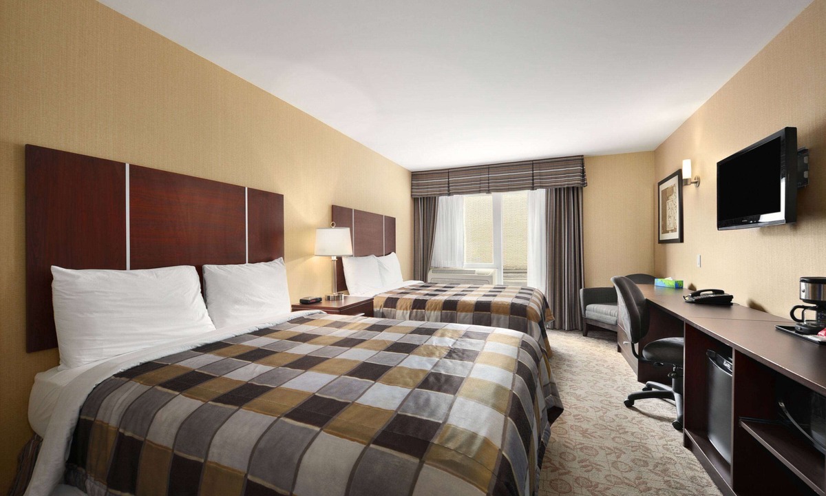 Brampton Hotel | Days Inn by Wyndham Brampton