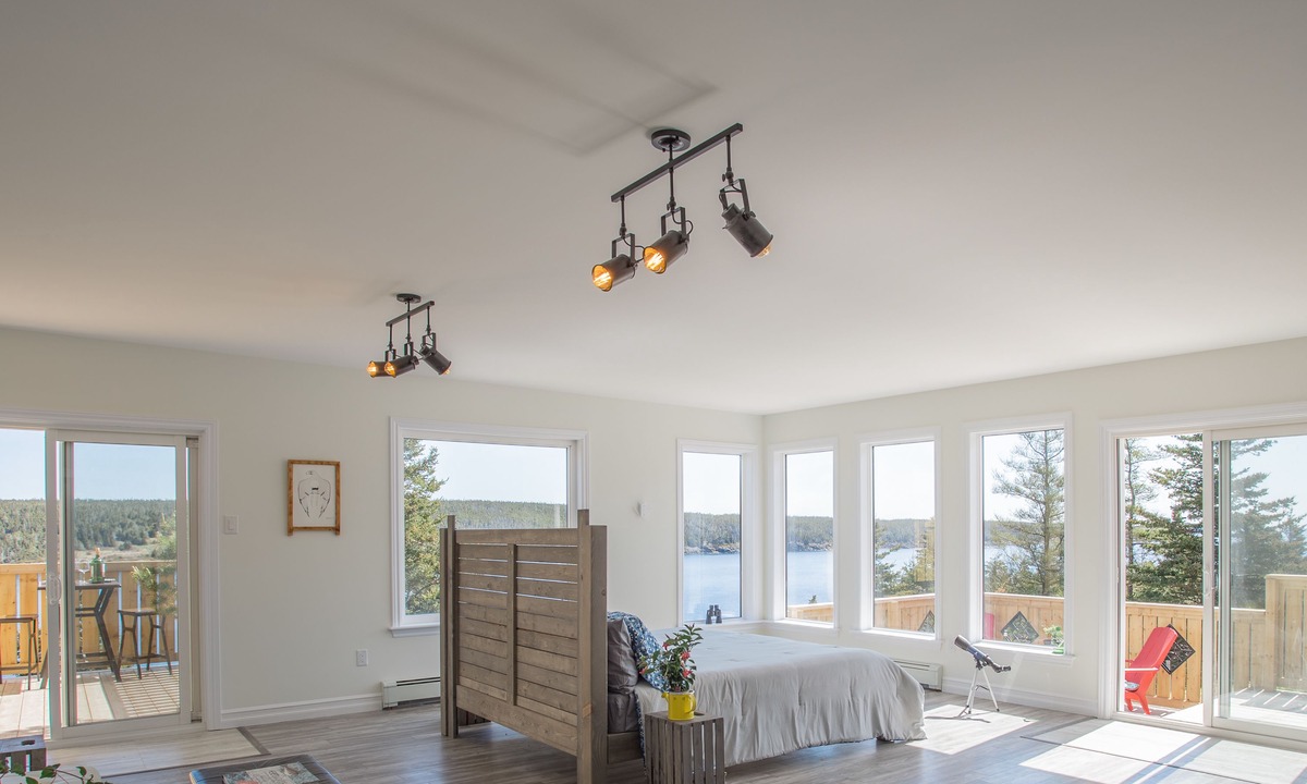 Mobile House | Whale House Guest House