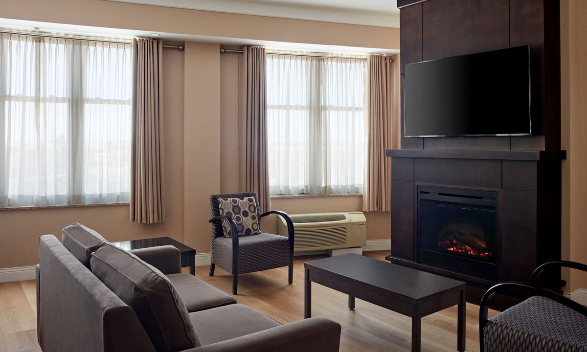 Guelph Hotel | Delta Hotels by Marriott Guelph Conference Centre